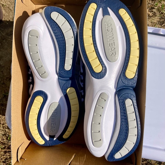 Adidas Alpha-boost
 V1 NCAA 

Size 9 - Picture 16 of 16